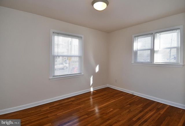 1316 S DINWIDDIE ST, Arlington, VA 22206