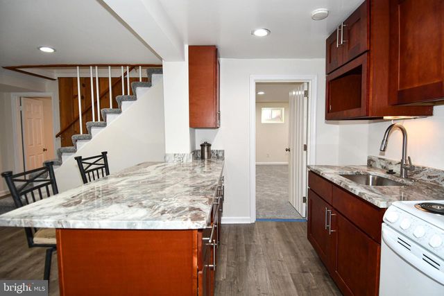 1316 S DINWIDDIE ST, Arlington, VA 22206