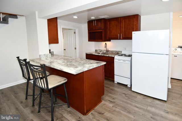 1316 S DINWIDDIE ST, Arlington, VA 22206