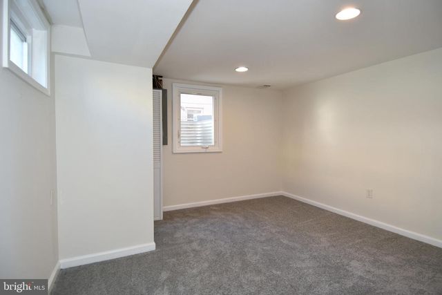 1316 S DINWIDDIE ST, Arlington, VA 22206