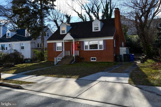 1316 S DINWIDDIE ST, Arlington, VA 22206