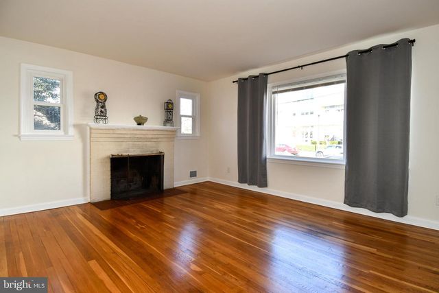 1316 S DINWIDDIE ST, Arlington, VA 22206
