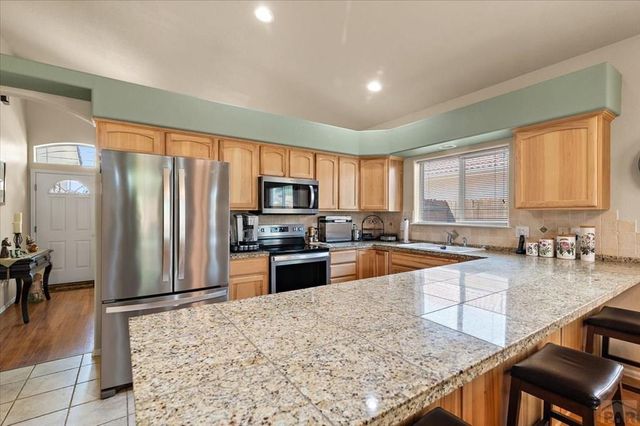 1040 Willowcrest Dr, Pueblo, CO 81005
