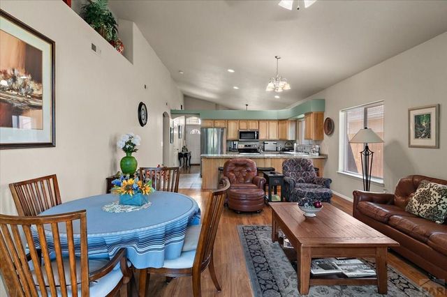 1040 Willowcrest Dr, Pueblo, CO 81005