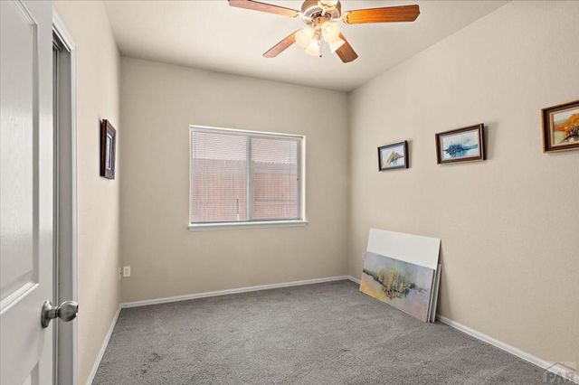 1040 Willowcrest Dr, Pueblo, CO 81005
