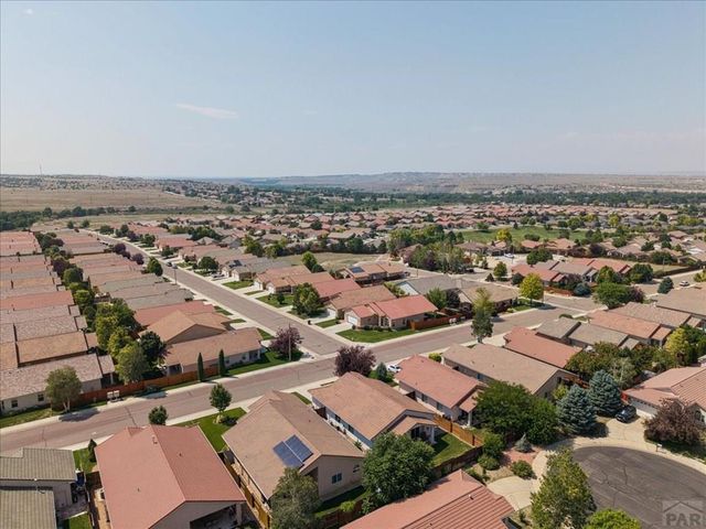 1040 Willowcrest Dr, Pueblo, CO 81005