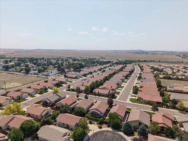 1040 Willowcrest Dr, Pueblo, CO 81005