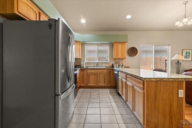 1040 Willowcrest Dr, Pueblo, CO 81005