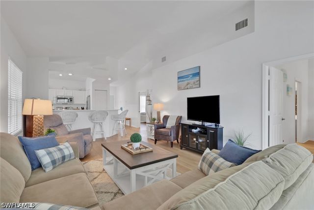 680 Wiggins Lake DR 202, Naples, FL 34110