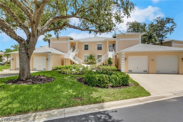 680 Wiggins Lake DR 202, Naples, FL 34110