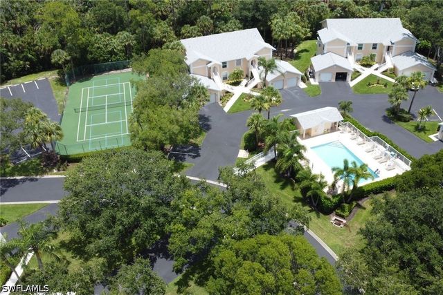 680 Wiggins Lake DR 202, Naples, FL 34110
