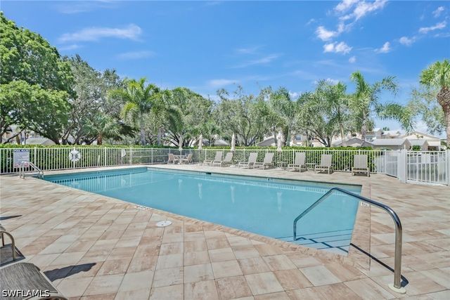680 Wiggins Lake DR 202, Naples, FL 34110