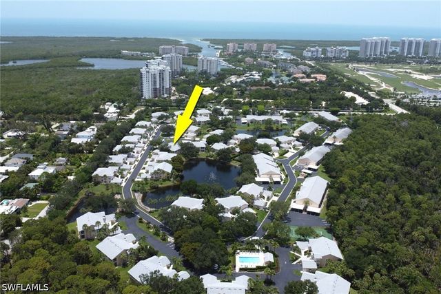 680 Wiggins Lake DR 202, Naples, FL 34110