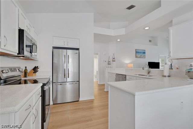 680 Wiggins Lake DR 202, Naples, FL 34110