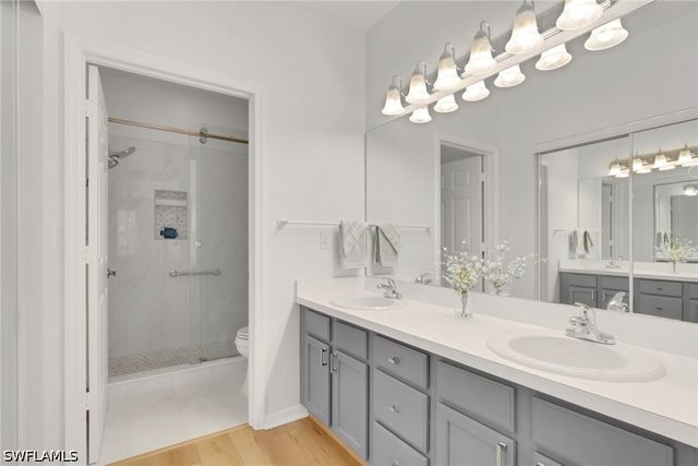 680 Wiggins Lake DR 202, Naples, FL 34110