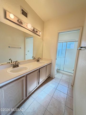 10410 E Passkey Drive, Tucson, AZ 85748