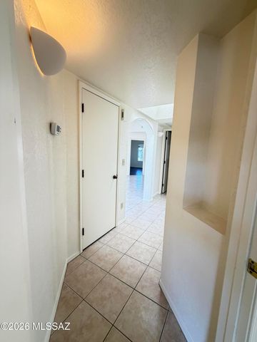 10410 E Passkey Drive, Tucson, AZ 85748