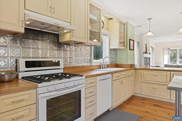 150 LYNX FARM LN, Charlottesville, VA 22903