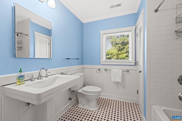 150 LYNX FARM LN, Charlottesville, VA 22903