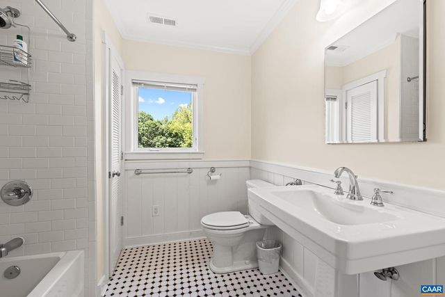 150 LYNX FARM LN, Charlottesville, VA 22903