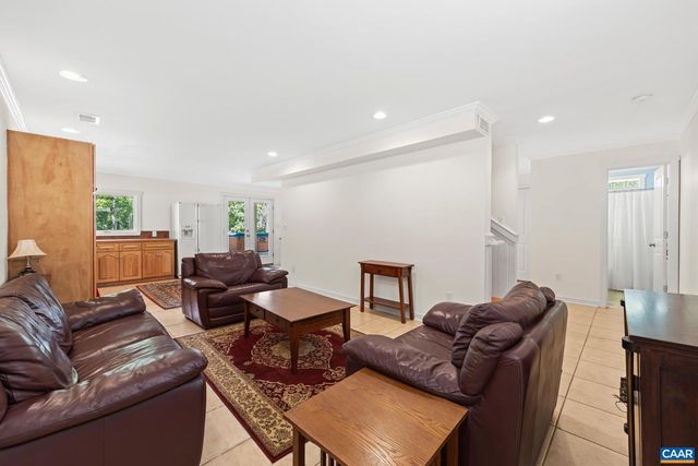 150 LYNX FARM LN, Charlottesville, VA 22903