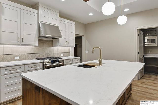 2204 N 182nd Avenue, Elkhorn, NE 68022