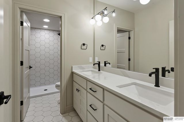 2204 N 182nd Avenue, Elkhorn, NE 68022