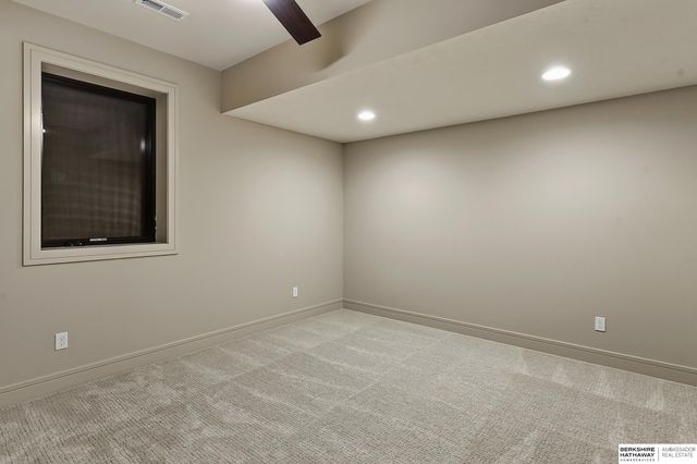 2204 N 182nd Avenue, Elkhorn, NE 68022