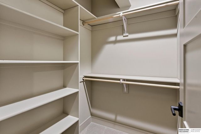 2204 N 182nd Avenue, Elkhorn, NE 68022