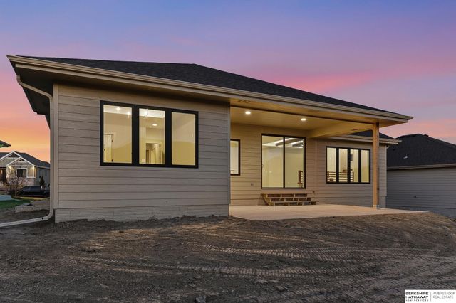 2204 N 182nd Avenue, Elkhorn, NE 68022