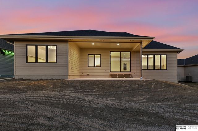 2204 N 182nd Avenue, Elkhorn, NE 68022