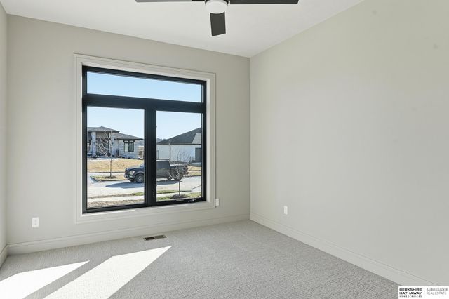 2204 N 182nd Avenue, Elkhorn, NE 68022