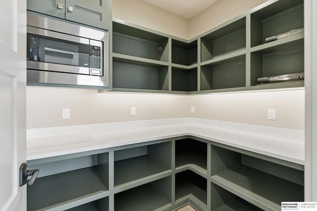 2204 N 182nd Avenue, Elkhorn, NE 68022