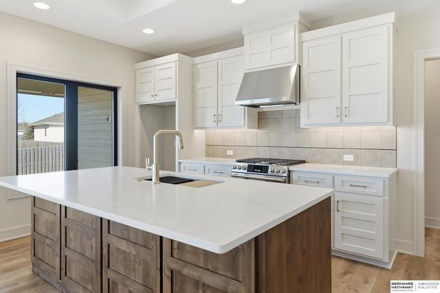 2204 N 182nd Avenue, Elkhorn, NE 68022