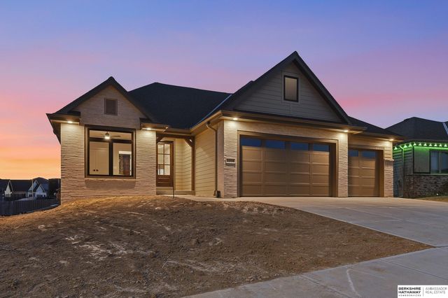 2204 N 182nd Avenue, Elkhorn, NE 68022