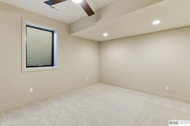 2204 N 182nd Avenue, Elkhorn, NE 68022