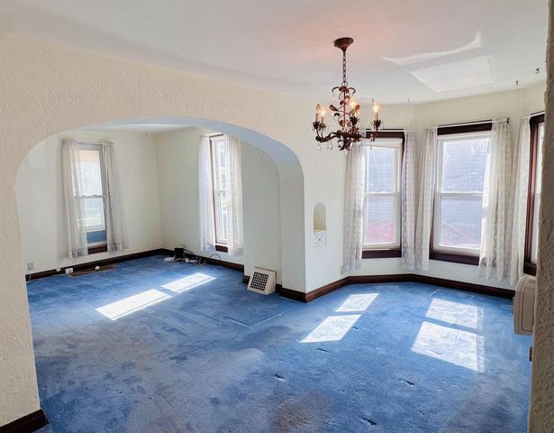 339 W South STREET, Oconomowoc, WI 53066