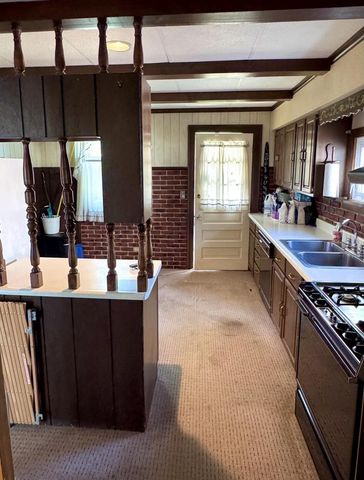 339 W South STREET, Oconomowoc, WI 53066