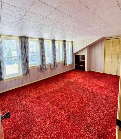 339 W South STREET, Oconomowoc, WI 53066