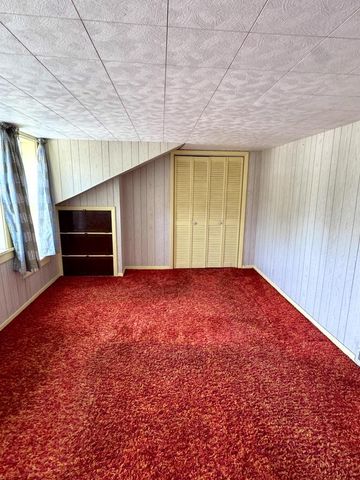 339 W South STREET, Oconomowoc, WI 53066