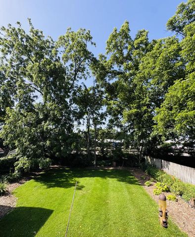339 W South STREET, Oconomowoc, WI 53066