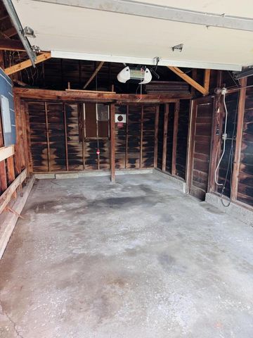 339 W South STREET, Oconomowoc, WI 53066