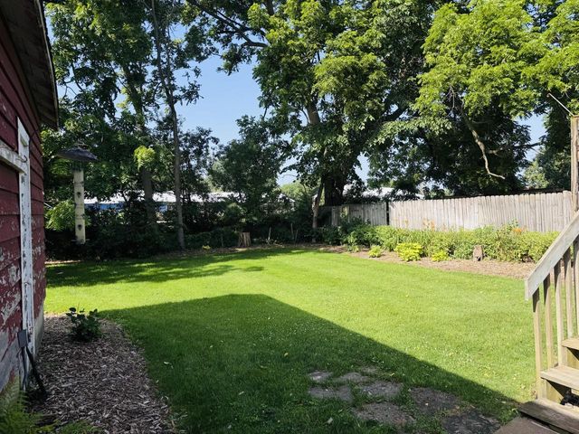 339 W South STREET, Oconomowoc, WI 53066