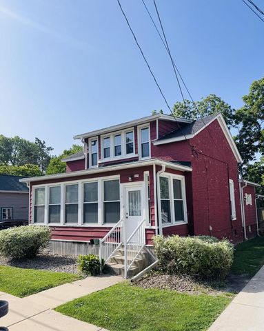 339 W South STREET, Oconomowoc, WI 53066