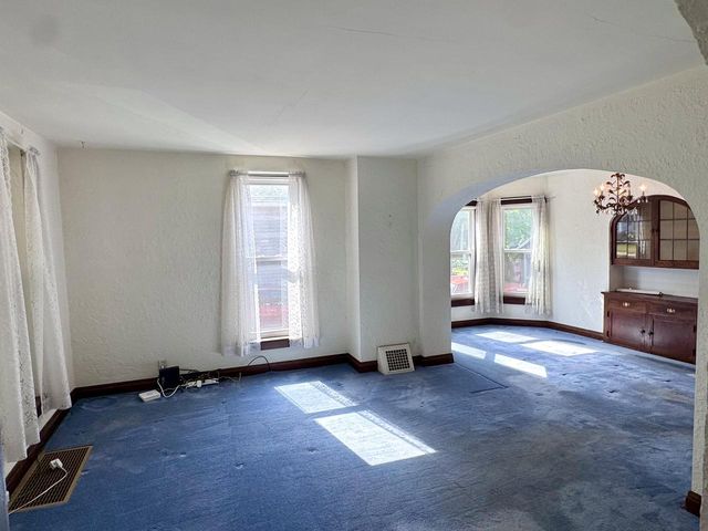 339 W South STREET, Oconomowoc, WI 53066