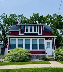 339 W South STREET, Oconomowoc, WI 53066