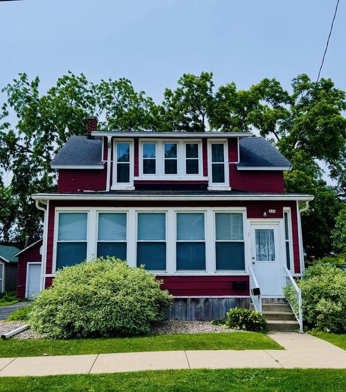 339 W South STREET, Oconomowoc, WI 53066