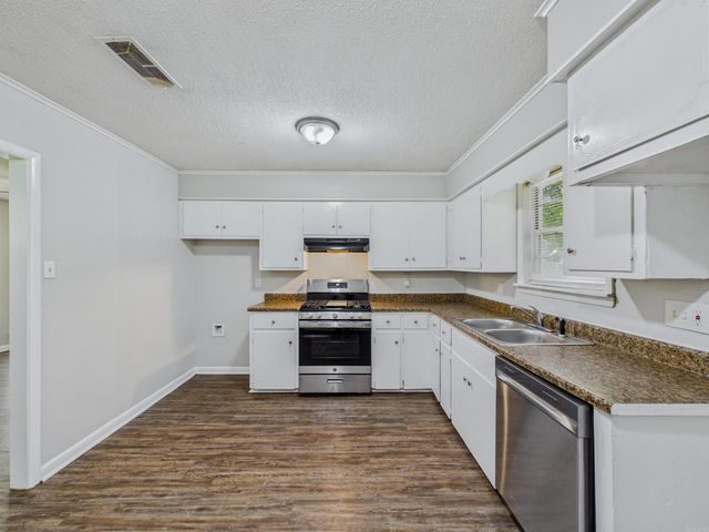 208 Raney Place, Jacksonville, AR 72076