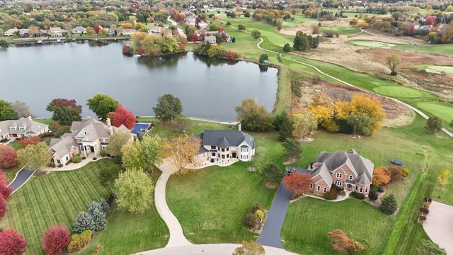 9605 S Muirfield Drive, Lakewood, IL 60014