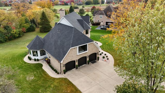 9605 S Muirfield Drive, Lakewood, IL 60014